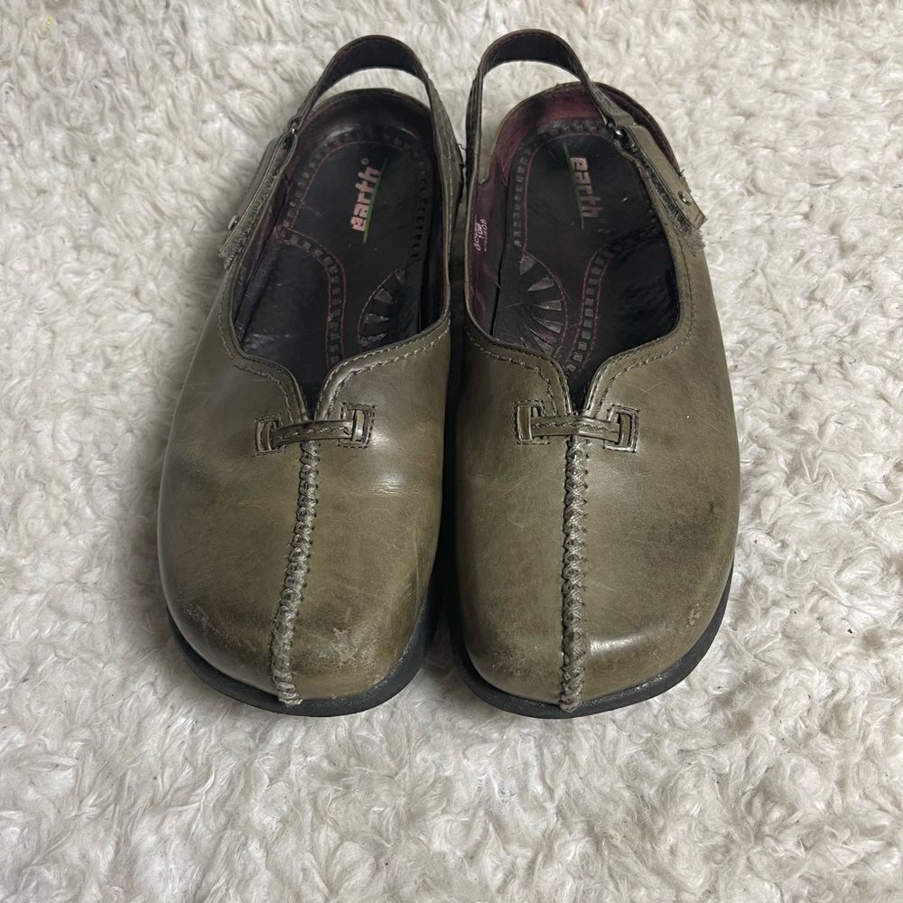 EARTH Leather Olive green Slingback Flats Loafers Express 2 Goudron SZ 10 B